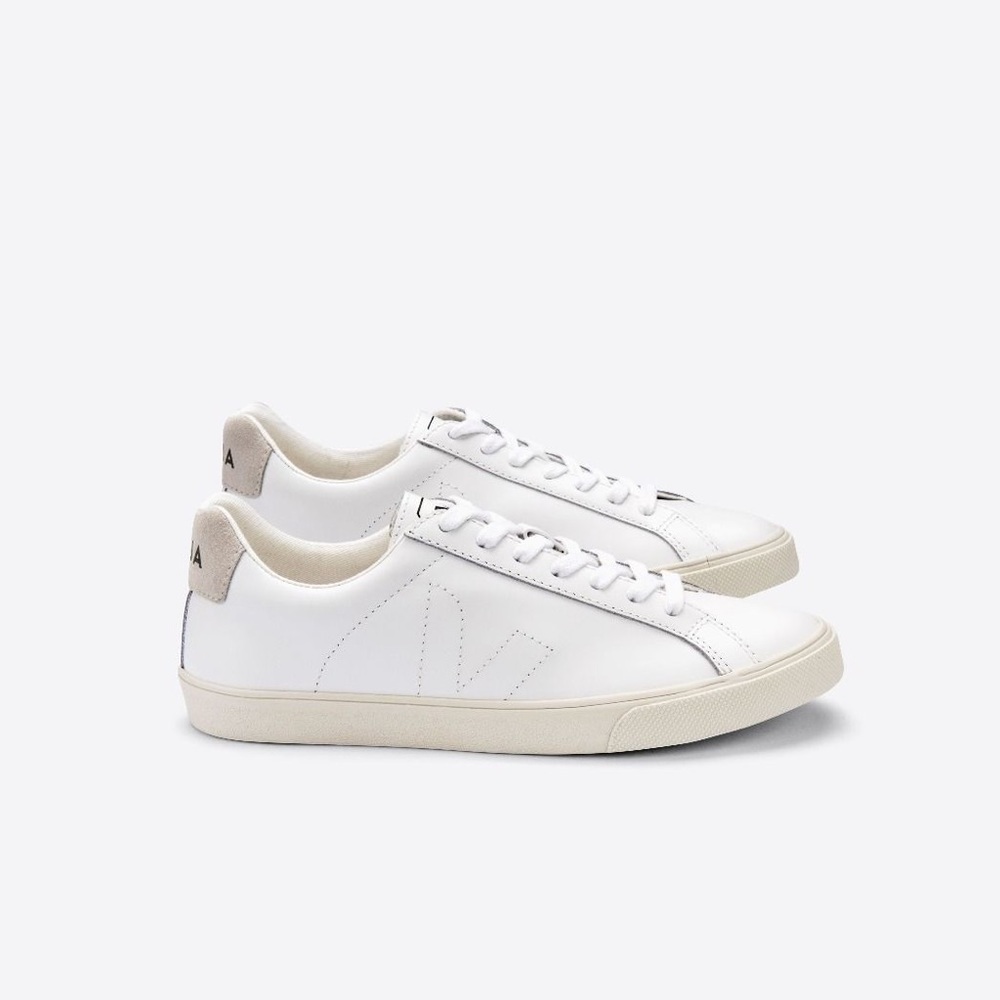 NWOT brand new Veja esplar leather sneaker white size 40 US 9